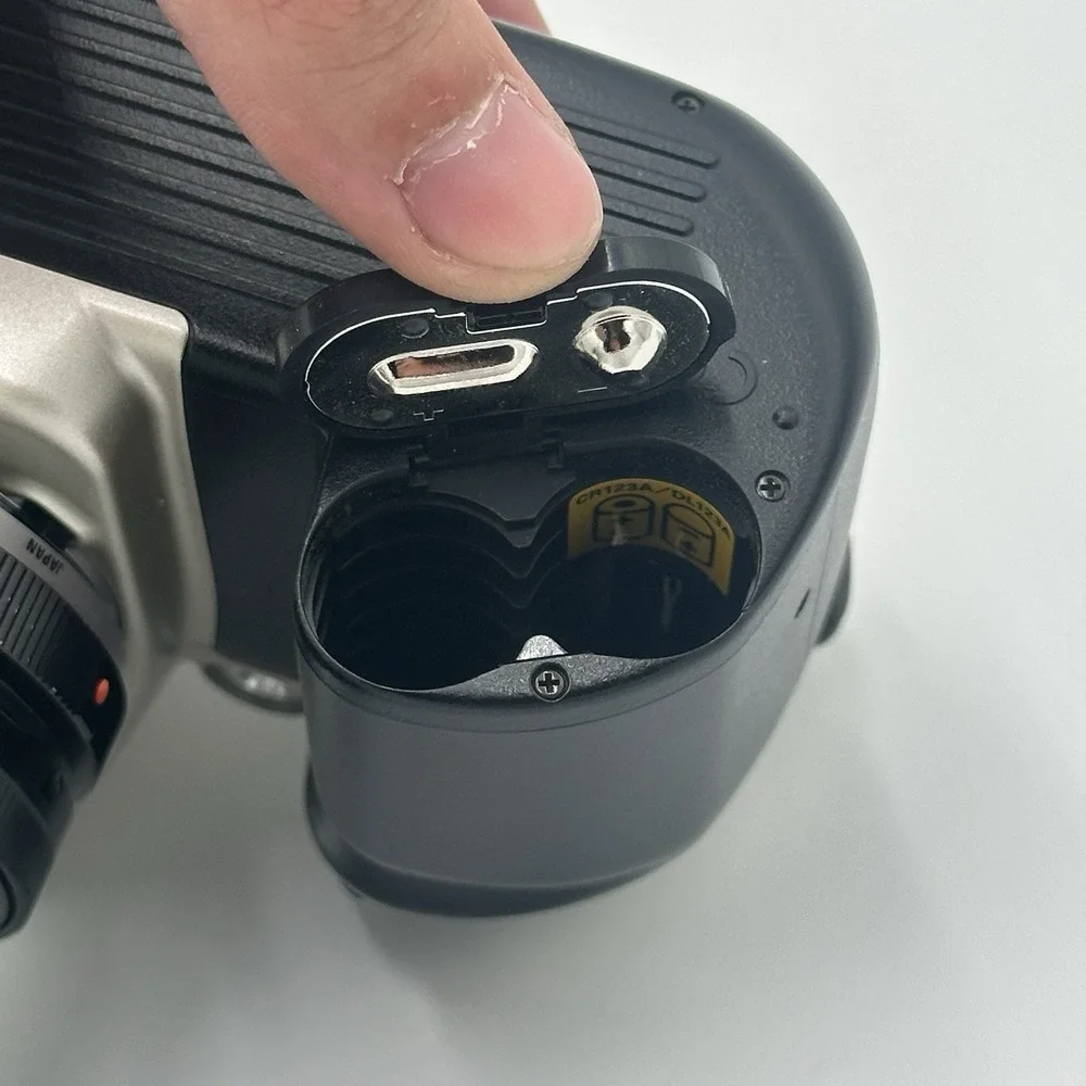 Nikon N60 35mm Film Camera Kit w/ Tamron 80-210 Lens Flash Box Tested